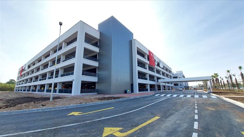 Antalya Havalimanı katlı otoparkı